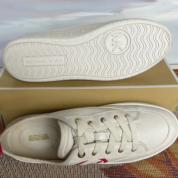 MICHAEL KORS SHEA LACE UP FAUX LEATHER
49R4SHFS1L
ELECTRIC PINK
Sneakers - Picture 3 of 16